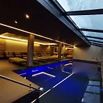 ホテル De Rougemont & 4*