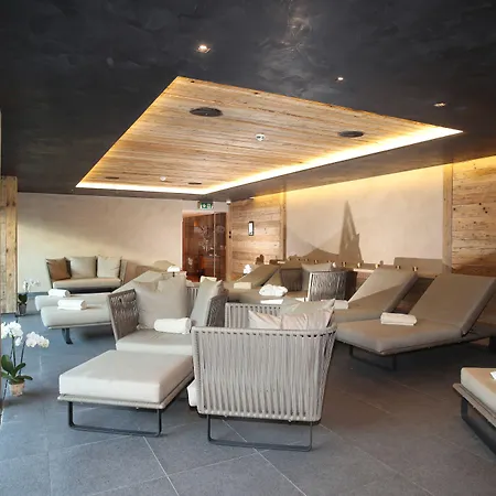 De Rougemont & فندق