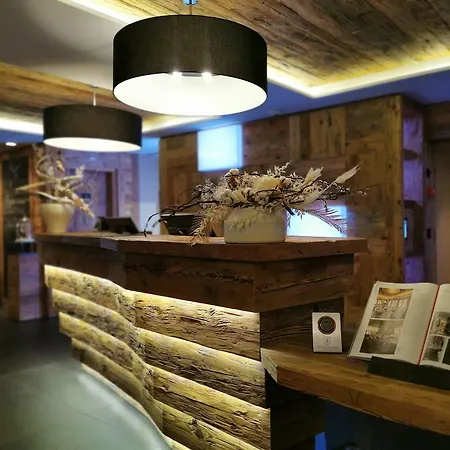 De Rougemont & Hotell Gstaad